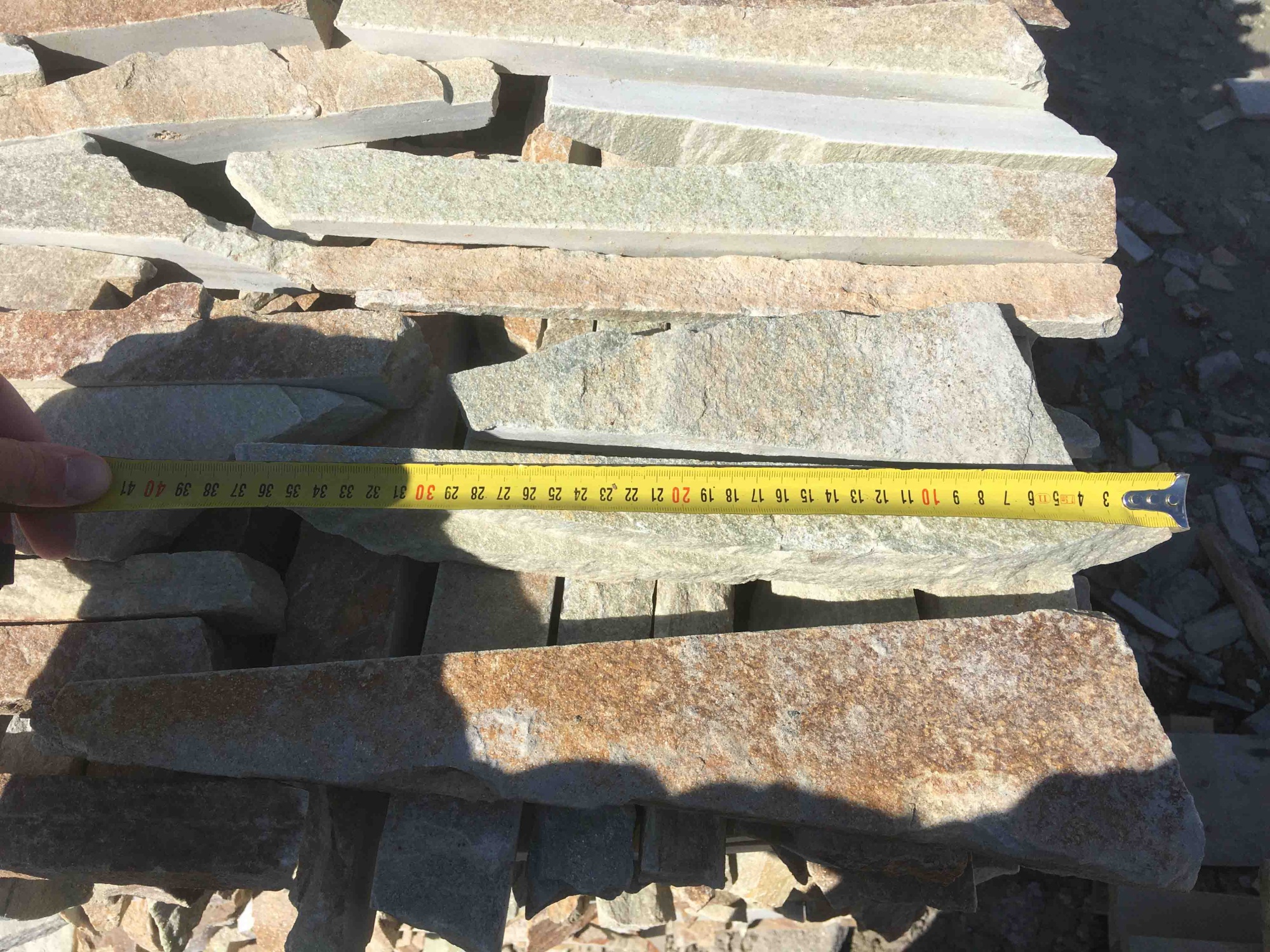 Горбушка златолит золотистый для облицовки купить в Керчи