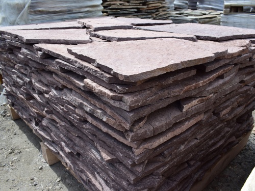 Плитняк лемезит бордовый для облицовки цоколя 20-25 мм  купить в Керчи