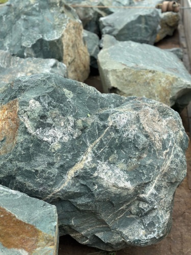 Камни для ландшафтного дизайна зелёные 10-60 килограмм купить в Керчи