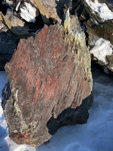 Ландшафтные глыбы красно-фиолетовые 200-1000 килограмм купить в Керчи