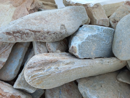 Златолит жёлтый, жёлто-зелёный глыбки и валуны для ланшафтного дизайна купить в Керчи