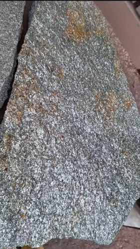 Плитняк златолит серебристый для цоколя, отмостки купить в Керчи