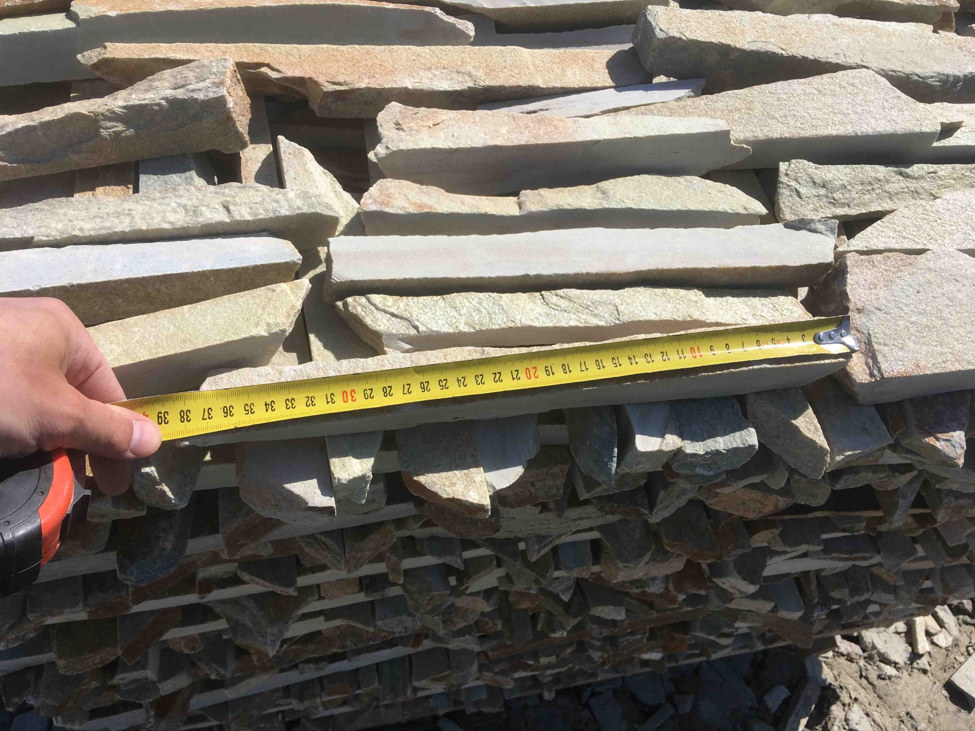 Горбушка златолит золотистый для облицовки купить в Керчи