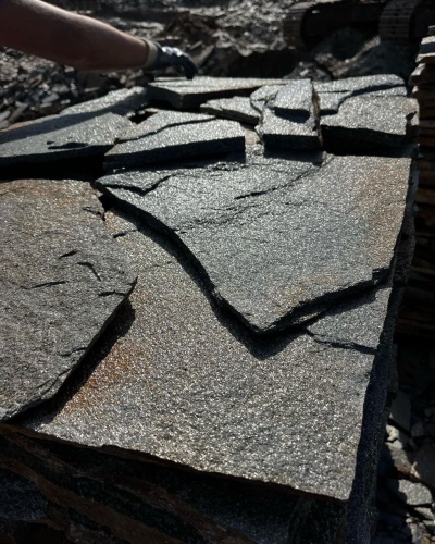 Плитняк златолит серебристый для фасада купить в Керчи