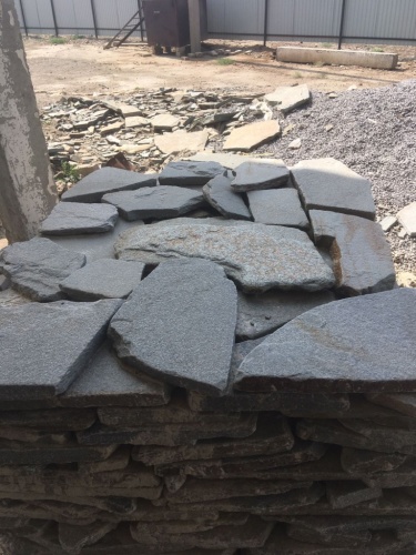 Златолит серебристый галтованный для лестниц купить в Керчи